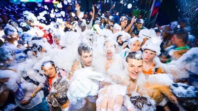 Airbound-Foam-Dance-Pit-Party-(2)
